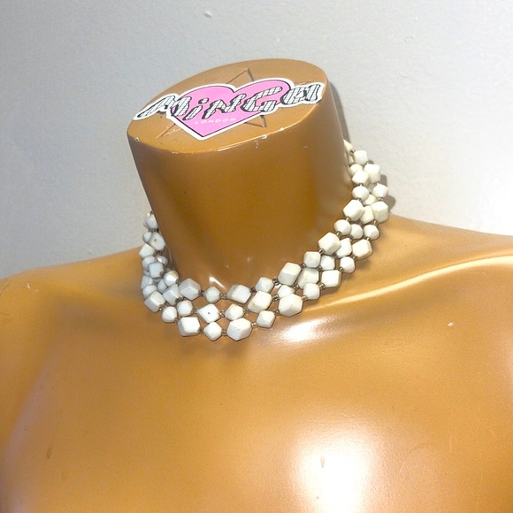 Jewelry - Vintage Beaded Necklace